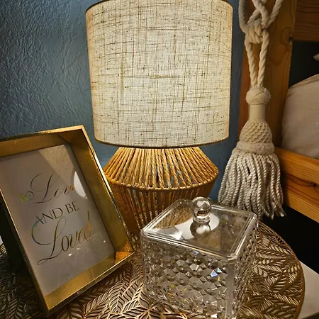 Old Town Rustic Elegance By The Livu And Dome Squares Apartmán